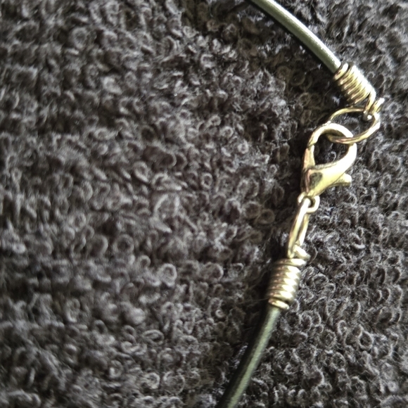 Lia Sophia Daisy Slide Silver-Tone Flower Pendant Black Cord Necklace Modern - Picture 7 of 10